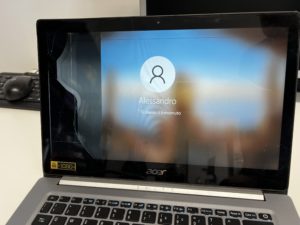 riparazione schermo lcd notebook
